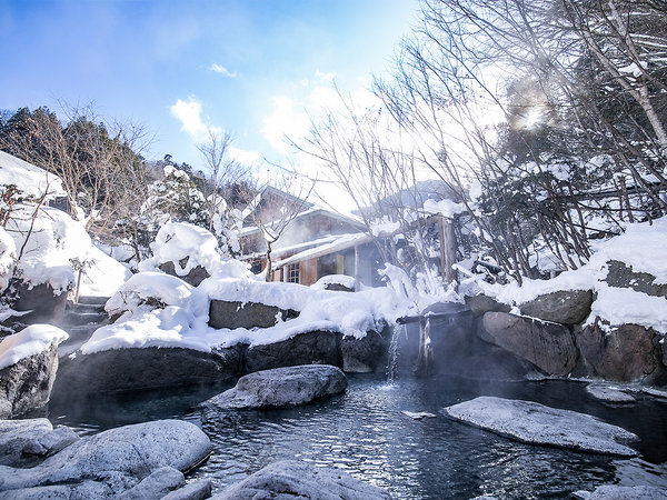 �y�~�z�ꌩ�̓��F���ʂɑ�𒭂߂Ȃ���A�_�C�i�~�b�N�Ȍi�ς����y���݂��������B