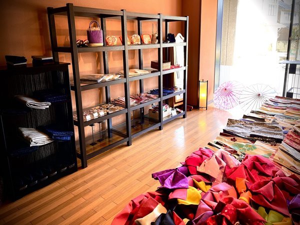 �G�����ˁF�I�ׂ�ʗ��߃����^��