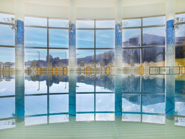 ANA�N���E���v���U���]�[�g���䍂�� by IHG�F�X�|�[�c�N���u�E�I�����s�A�^�����X�C�~���O�v�[��