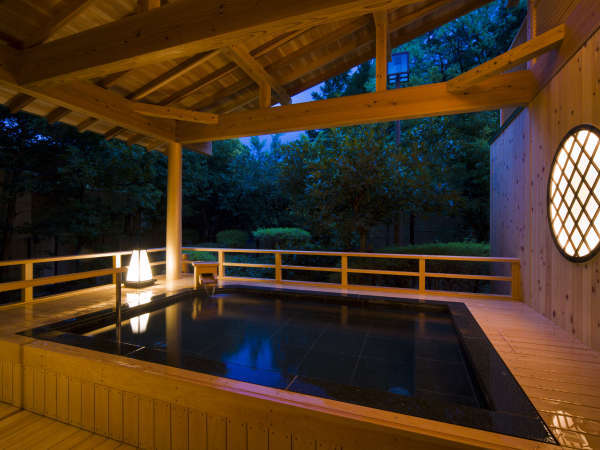 ■本館「千の杜」の大浴場には天然温泉の露天風呂をご準備しております。◆