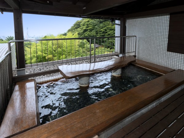 【風呂/足湯】湧き出る湯量は日本一の別府温泉です。