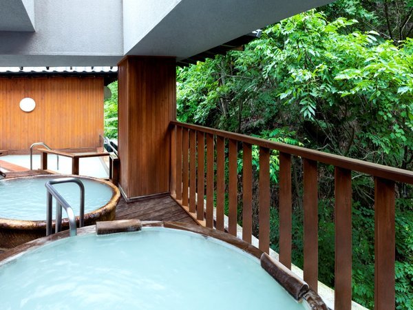 �y��Ǌف^�I�V���C�z�w����ƐM�y�Ă��̂Q��ނ̗����ŁA��̈قȂ铒���݂��y���߂܂��B