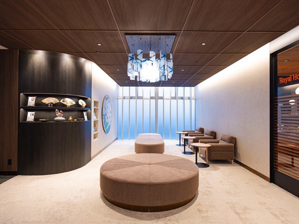 �z�e�����r�[�@�傫�ȃ\�t�@�[�ł��������������܂�