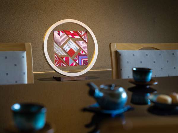 【飯田水引】客室には伝統工芸品の飯田水引を使った設えをご用意しています。