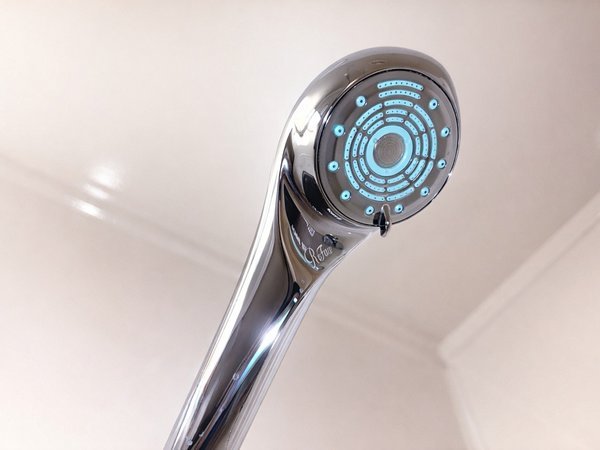 �S����ReFa Fine Bubble U�𓱓���i�����q���ɂ�ReFa Fine Bubble Dia120�𓱓��j