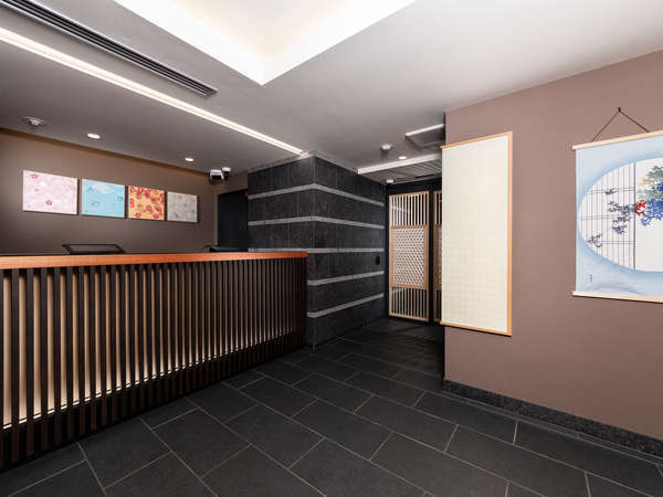 �����ЂȃX�^�b�t���F�l�����҂����Ă��܂�