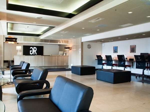 2F�t�����g�ŊF�l�̂����������҂����Ă���܂��B