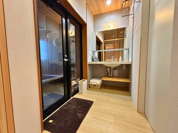 26�N���j���[�A�����v���C�x�[�g�T�E�i�{�w���C���c�C���^33����