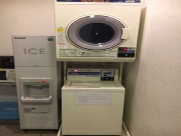 ■コインランドリー　洗濯機200円+乾燥機100円