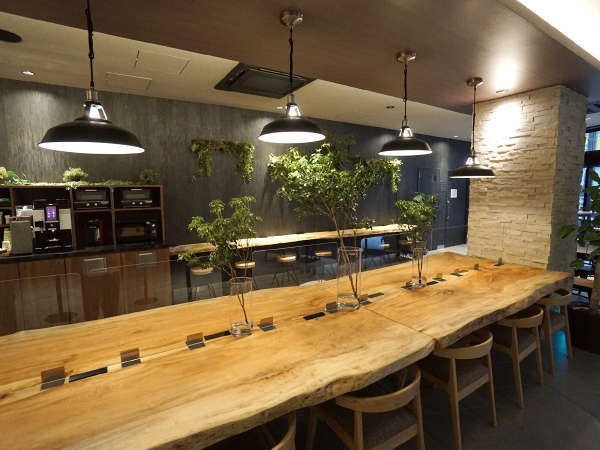 �z�e���r�t�h�_�ˎO�{�@�����@�`�a�d�r�s �Ȃ��݂̓��F�t���[���E���W SUI Cafe