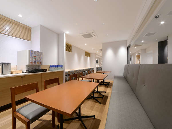 �x�b�Z���C���S�֋��F���E���W�ŃJ�t�F���p���ł��܂�