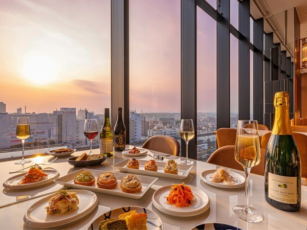 CANDEO HOTELS (�J���f�I�z�e���Y)�F�s�{�F�c�Ǝ���