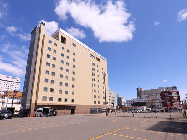 �V�R����_�Ђ̓��@�h�[�~�[�C������F�����ԏ�̏ꏊ�ɂ���