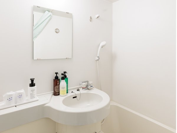 ���j�b�g�o�X���ł��B�R���p�N�g�Ŗ��邭�������̂���o�X���[���ł��B