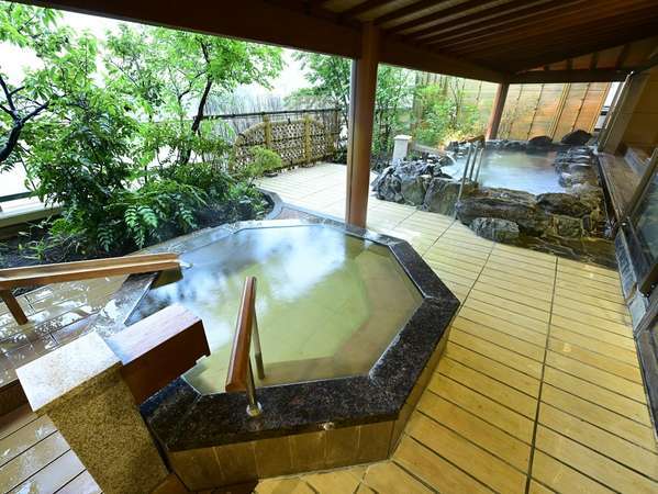 [3階　露天・大浴場「山並みの湯屋」]　数寄屋デザインの湯処で開放感あふれる湯浴み