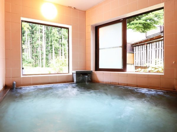 画像(*お風呂で平瀬温泉をお楽しみください。露天風呂はございません。ご了承くださいませ。)