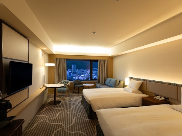 �z�e���I�[�N���_��