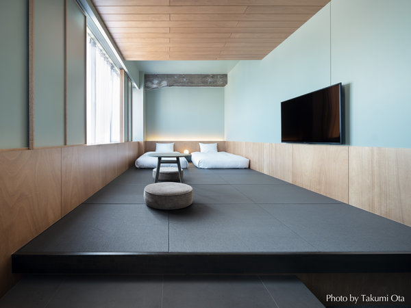 Superior with Japanese-style｜モダンな佇まいと落ち着いた雰囲気の、広い畳敷きのツインの和室です。