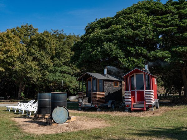 当施設自慢のフィンランド式トレーラーサウナ。セルフロウリュ可能※要予約、90分貸切制