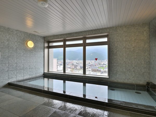 �y�W�]����z�j��