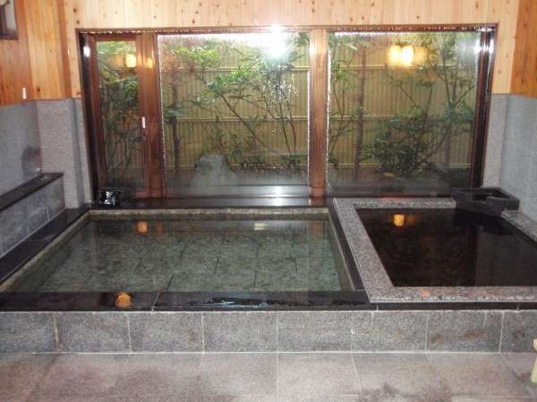 �j���p���C�ł��A�l���ɂ�菗���p�Ɣ��΂ɂȂ邱�Ƃ�����܂��B