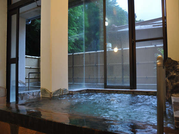 湯心の宿　旅館いちかわ：自然噴出の天然温泉