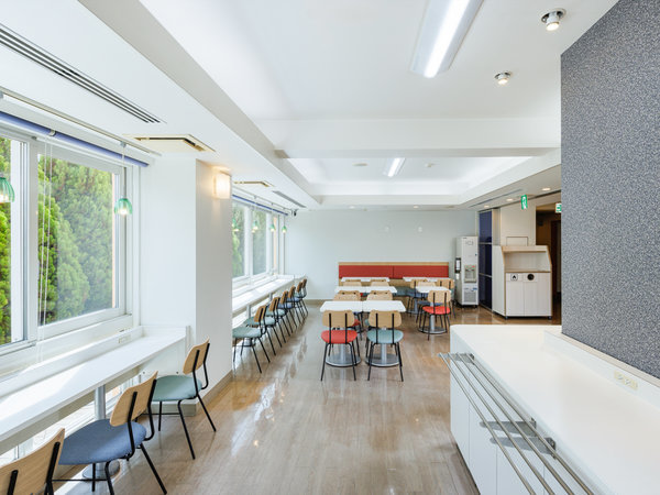 �y���E���W�X�y�[�X�z