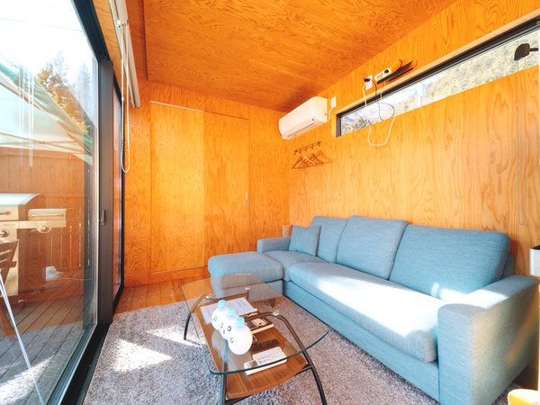 �L���r����