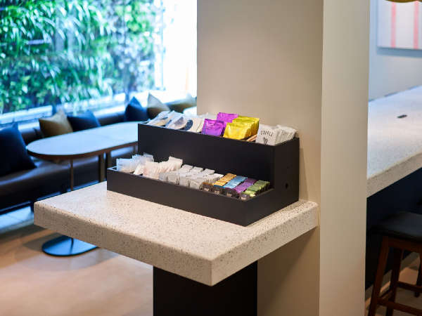 �z�e�����\�����F�A���j�e�B�o�[