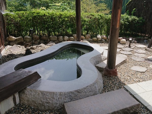 静かな里山に佇むかやぶき屋根の宿 やきもち家 - 宿泊予約は
