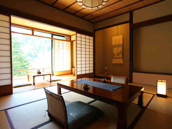 【介山荘スタンダード客室】離れの静かなお部屋でごゆっくりおくつろぎ下さいませ。