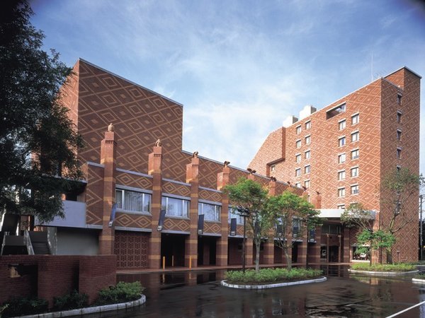 �X�̃X�p���]�[�g�@�k�C���z�e���̊O�ώʐ^