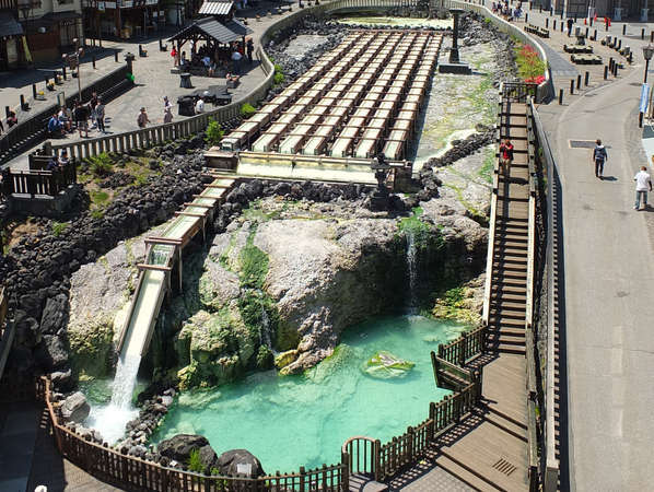 【自然ゆう出量日本一】草津温泉は、毎分3万リットルの温泉が湧いています。