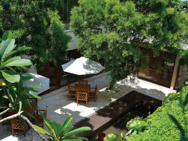 rO[u}[hv@O[ɕ܂ꂽX|bg