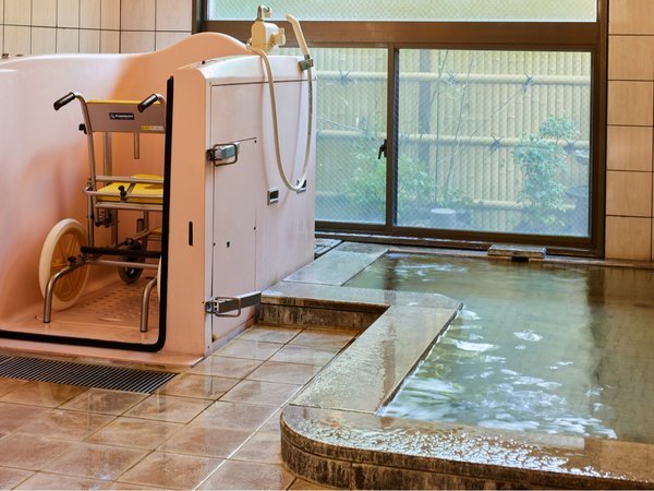 �T�̈�z�e�� ���h �p�[�N���]�[�g�F�ݐؕ��C