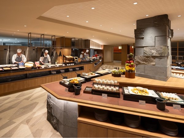 �T�̈�z�e�� ���h �p�[�N���]�[�g�F���C�u�L�b�`���ŐH����ڂł��y����