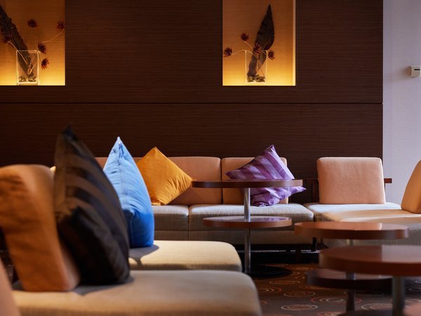 ����i�n�i�E�z�e�����X�p�F�yThe Lounge�i1F�j�z