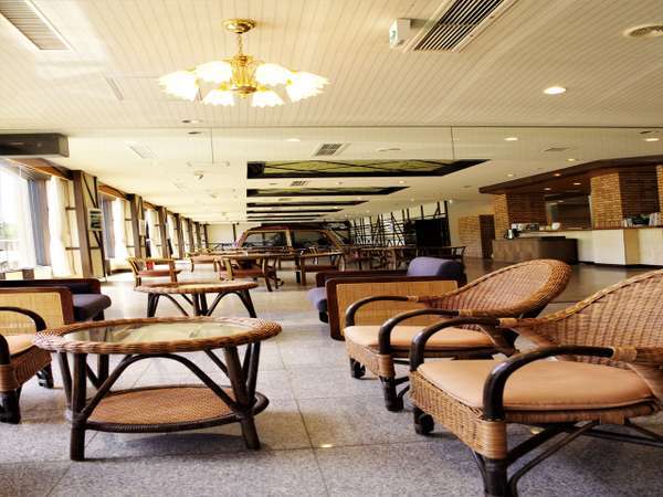 ���x����z�X�e���@�P�C�Y�n�E�X�k�C���̎{�ݎʐ^3