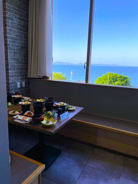 ���H�E���H�����H�������A�e�[�u���֎q�ȁA�����i���V�j�ƂȂ�ꍇ���L