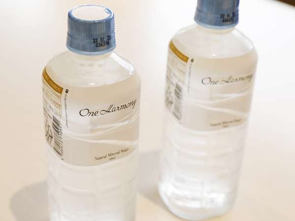 �y�~�l�����E�H�[�^�[�z�����͂��ЂƂ�l1�{�T�[�r�X�������Ă��������Ă���܂��B