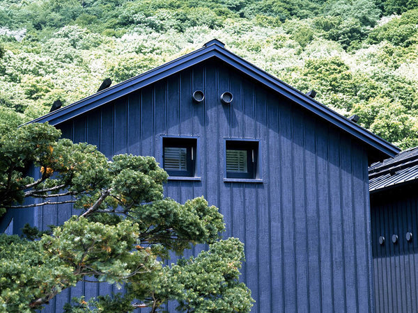 yzM̑qɌQ`[tƂAقȂӏAS18i5^Cvj̋qƂȂĂ܂B