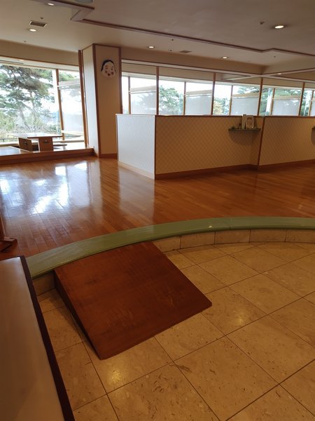 �z�e��������ϑ��F�X���[�v��