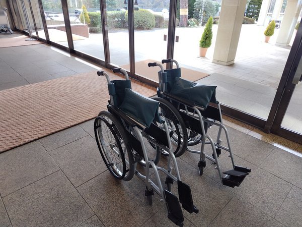 �z�e��������ϑ��F�Ԃ����݂̑��o��