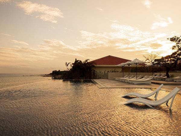 Quiet PoolThe Beach BarSAUNA BLOCKzANʂăv[̌y݂܂B