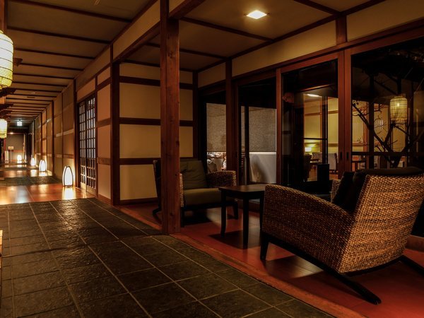 �y�L���z�e�����ŁA����Ɉ��炮�B�Î₪�S�n�悢�x���̓����ȁB