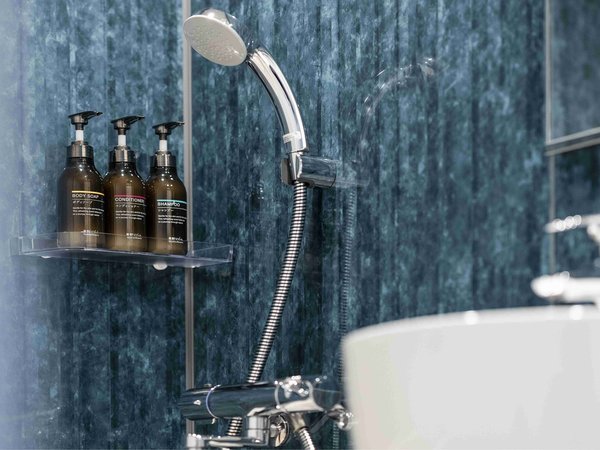 �o�X���[��