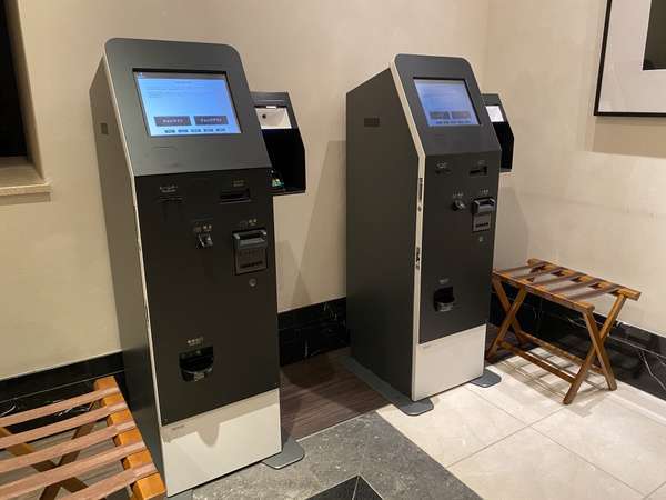 �y�������Z�@�z�X���[�Y�Ƀ`�F�b�N�A�E�g��