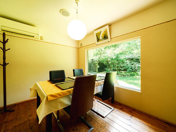 ���H�����͊��S���ƂȂ��Ă���܂��B�������̔����E�G�߂̔����������\���������B