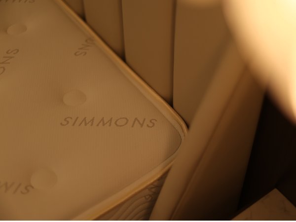 ATAGO HOTEL�FSIMMONS�b�}�b�g���X