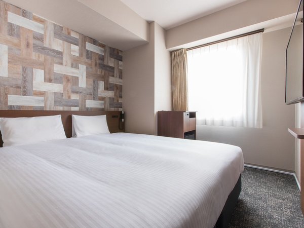 �y�q���z�L���O�@�n���E�b�h�X�^�C��16����